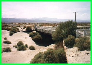 80-dsrt_bridge.jpg (20719 bytes)