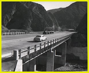piru_gorge_bridge_1951.jpg (23006 bytes)